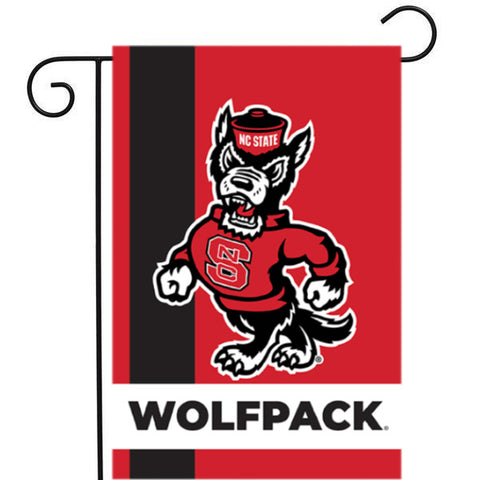NC State Wolfpack Strutting Wolf Garden Flag